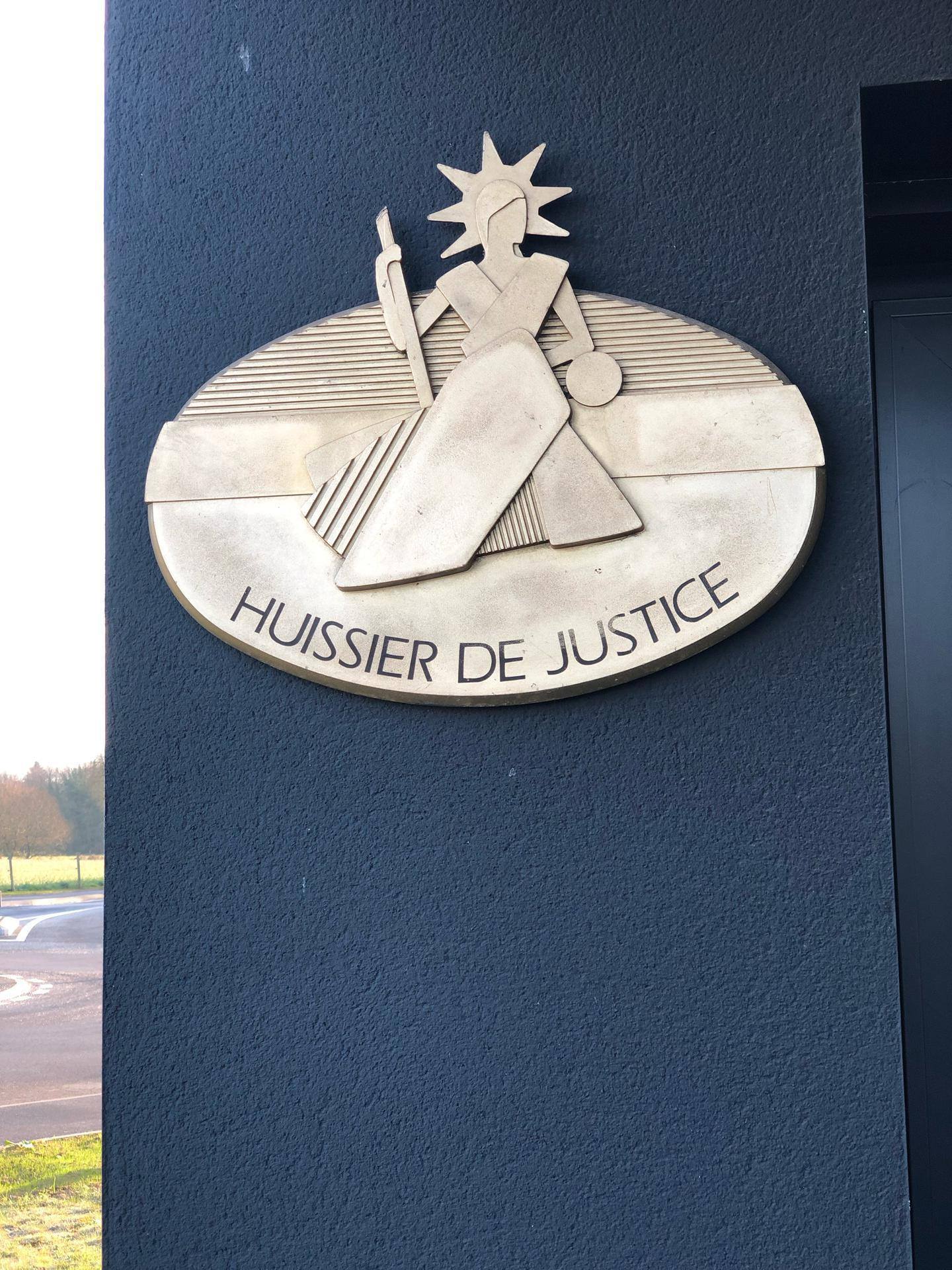 Huissier De Justice In Italiano